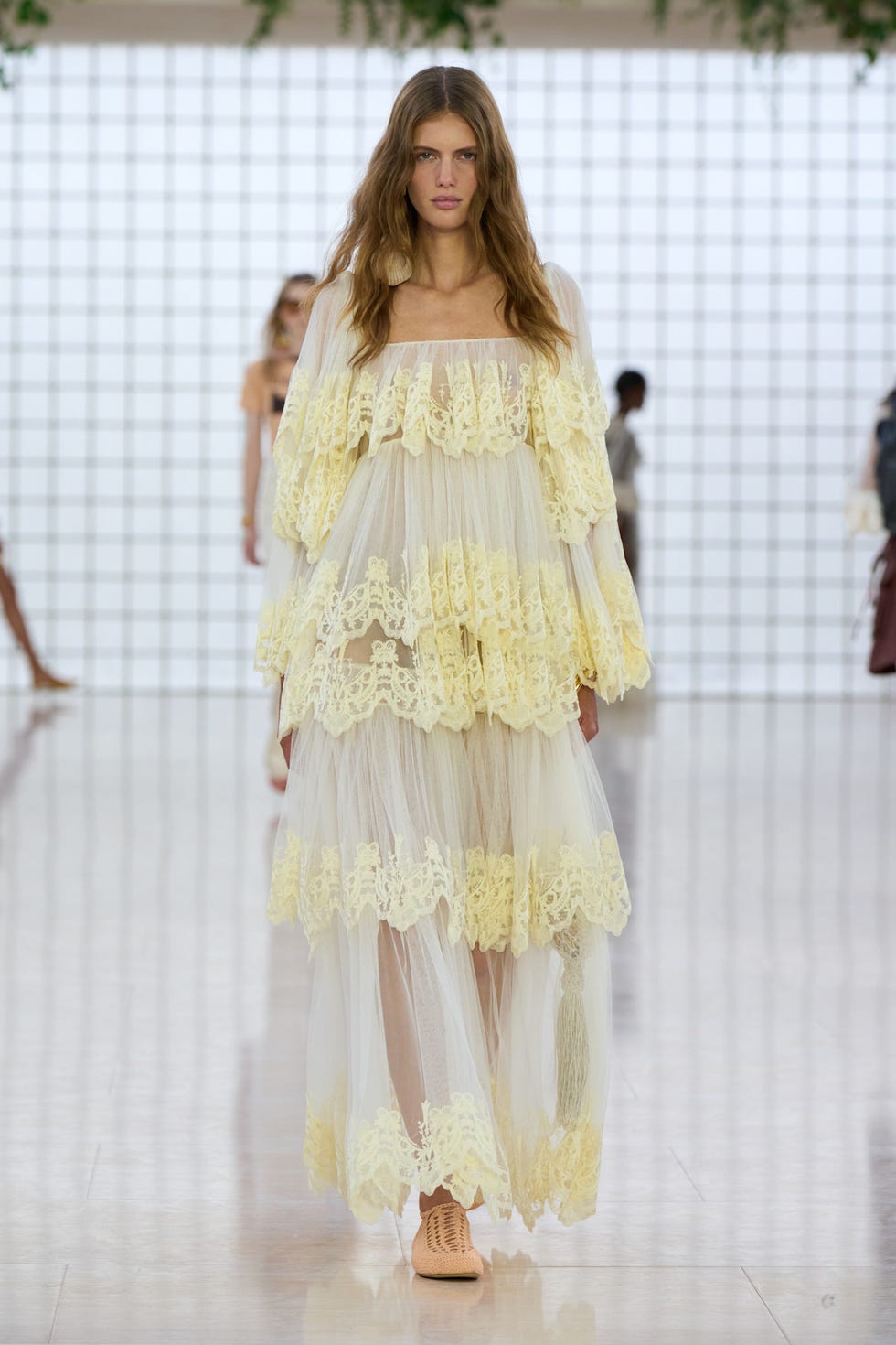 summer 2025 fashion trends bohemian romance