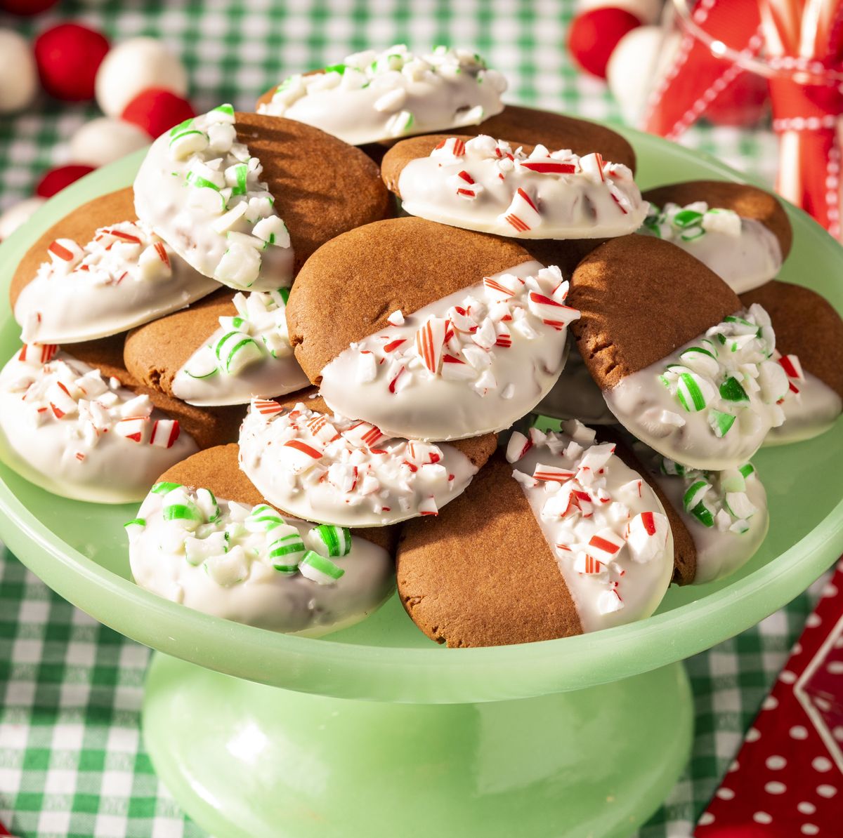https://hips.hearstapps.com/hmg-prod/images/chocolate-candy-cane-cookies-recipe-1636735496.jpg?crop=0.670xw:1.00xh;0.175xw,0&resize=1200:*