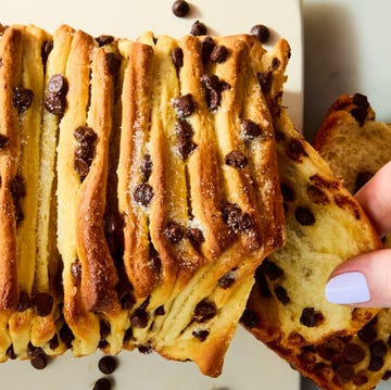 Chocolate Chip Pull-Apart Bread pull apart sweet bread with chocolate chips