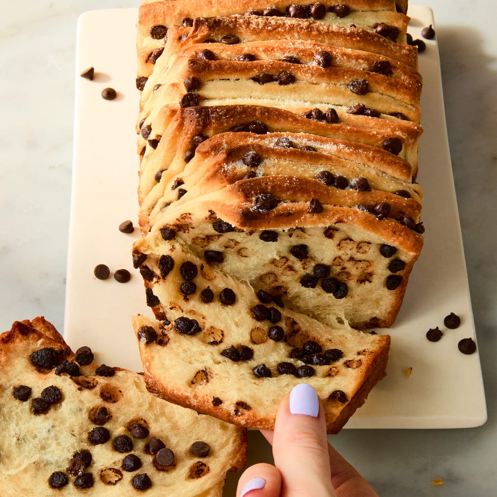 pull apart sweet bread with chocolate chips
