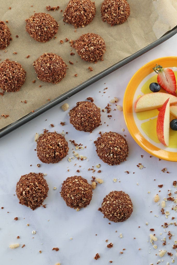 Dish, Food, Cuisine, Rum ball, Ingredient, Bourbon ball, Confectionery, Dessert, Chocolate truffle, Baked goods, 