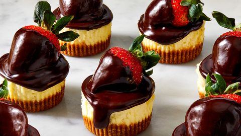 preview for Chocolate-Covered Strawberry Cheesecakes Are The Ideal Two-In-One Dessert