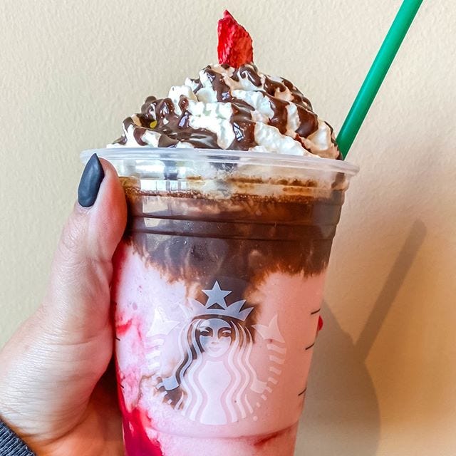 Food, Milkshake, Sundae, Dessert, Frozen dessert, Whipped cream, Cream, Ice cream, Drink, Cuisine, 