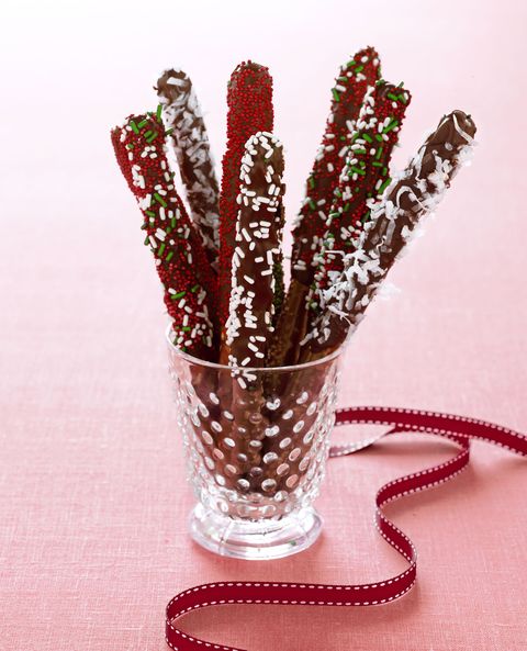 christmas candy chocolate dipped pretzels