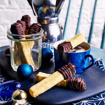 chocolatedipped shortbread fingers