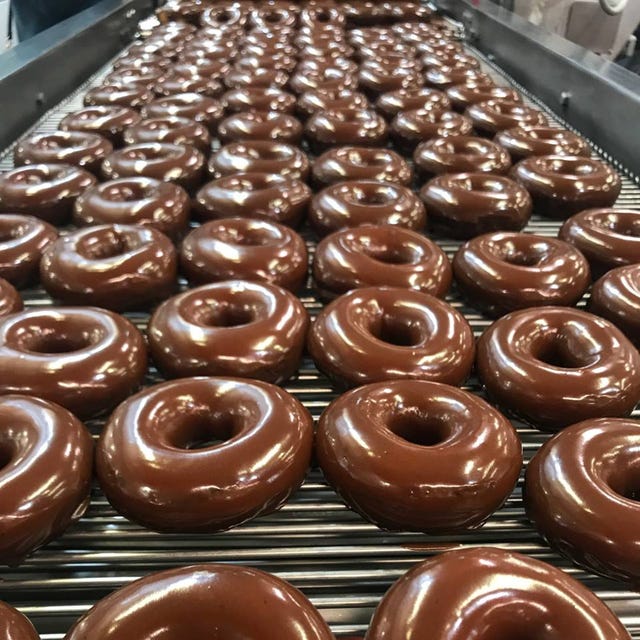 Food, Chocolate, Doughnut, Cuisine, Glaze, Baked goods, Cider doughnut, Ganache, Dish, Dessert, 