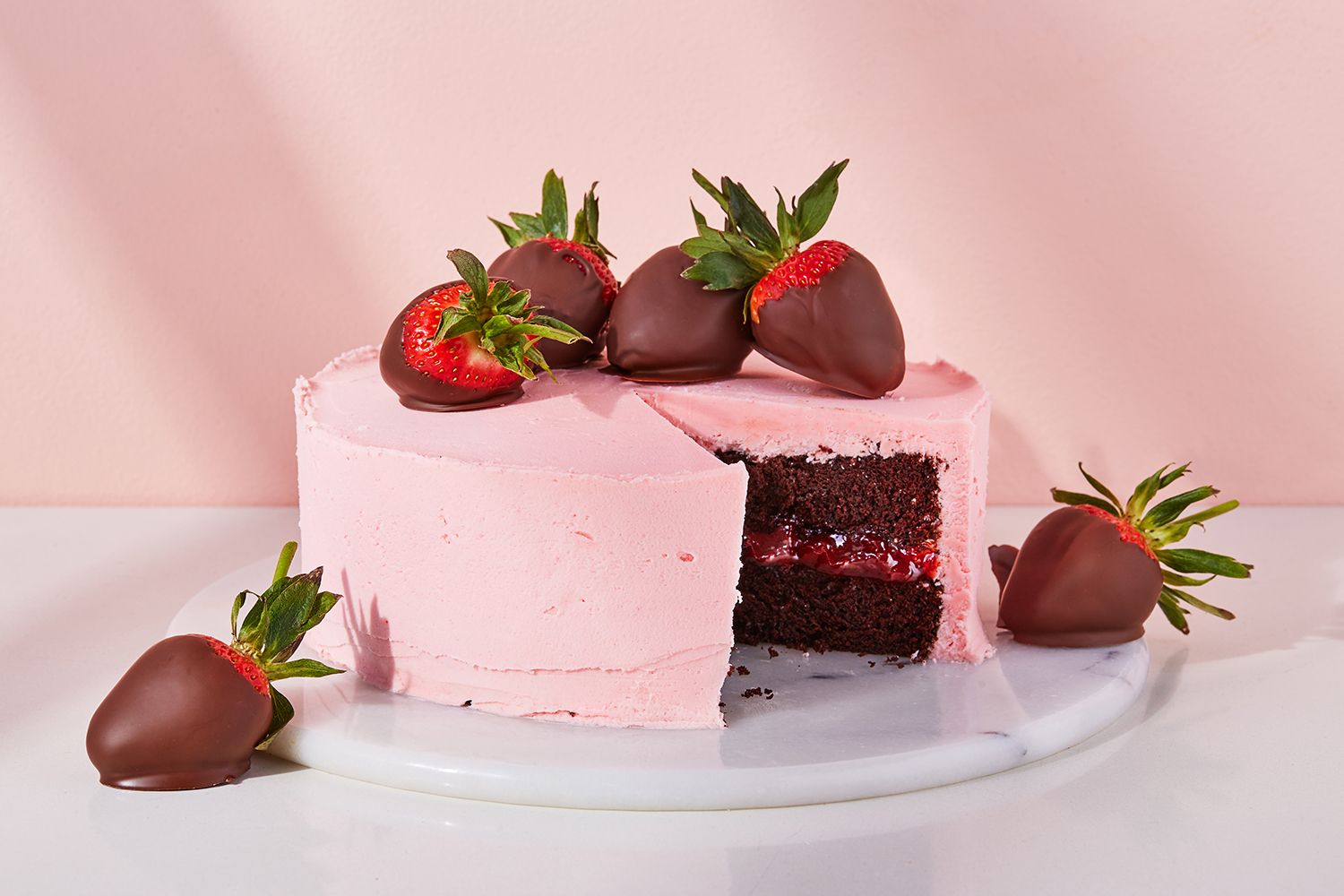 Chocolate and Strawberries Cake | Chocolate covered strawberry cake,  Cupcake cakes, Cake desserts