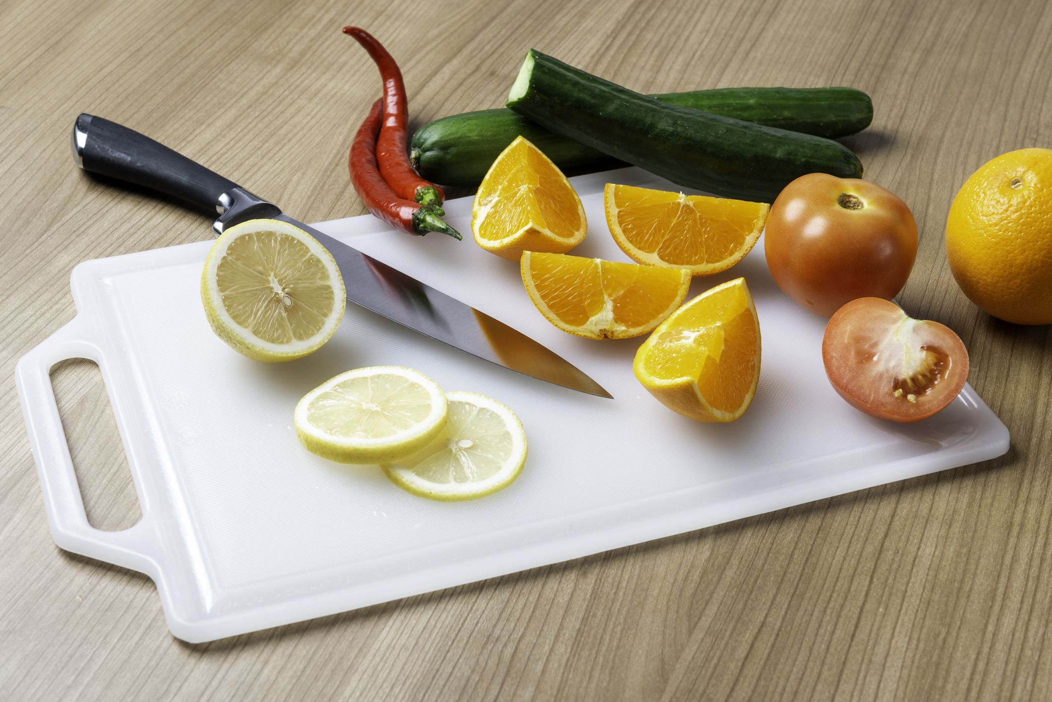 How to properly clean and disinfect your chopping board - National