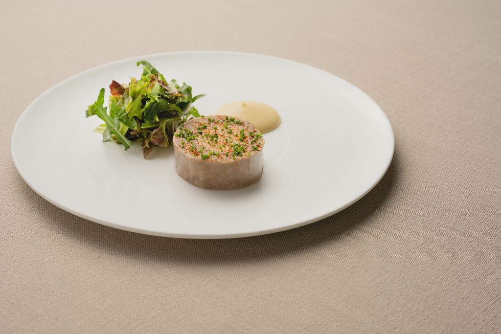 米其林餐盤推薦「chou chou法式料理餐廳」推出秋季新菜：「鴨肉捲、香煎鴨肝、嫩煎鱒魚」溫暖上桌