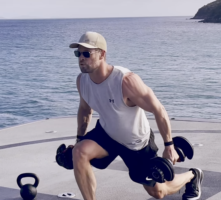 Chris hemsworth kettlebell online workout