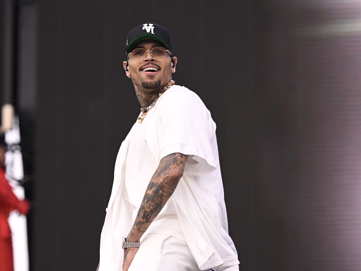 Chris Brown: Biography, Singer, Grammy Winner