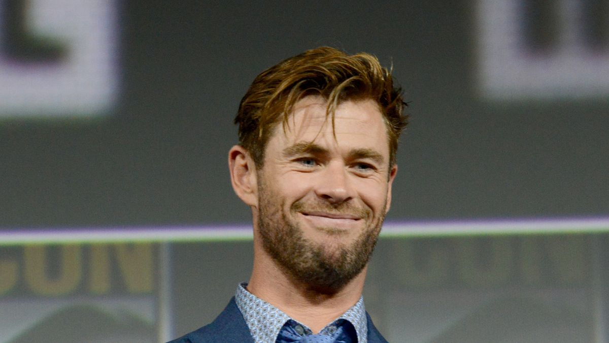 preview for Chris Hemsworth films intense workout for Instagram (Instagram)