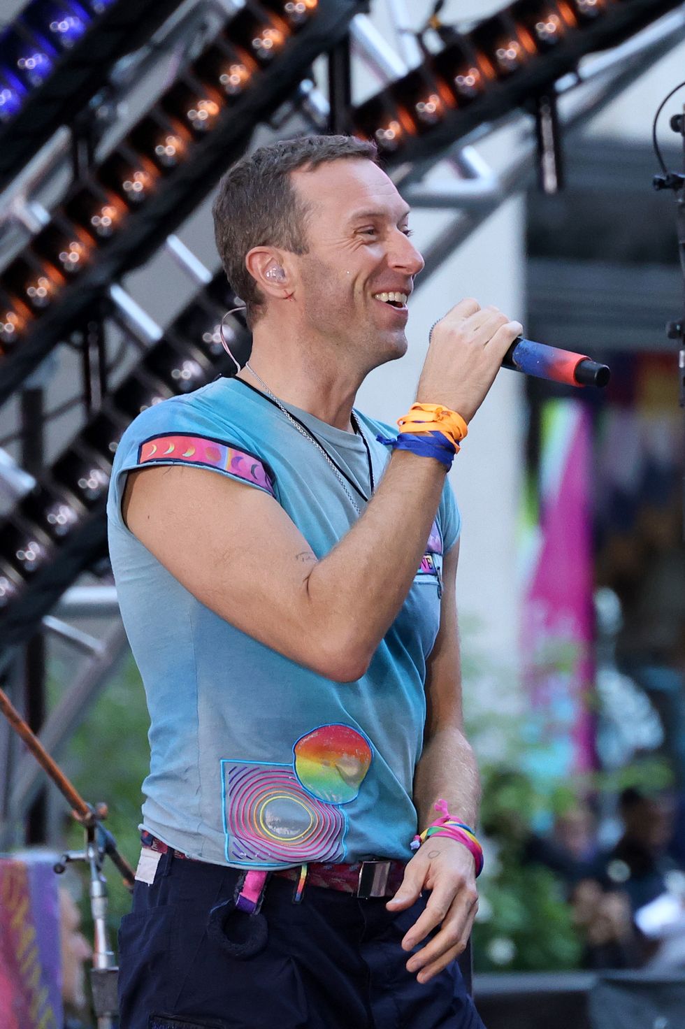 coldplay performs