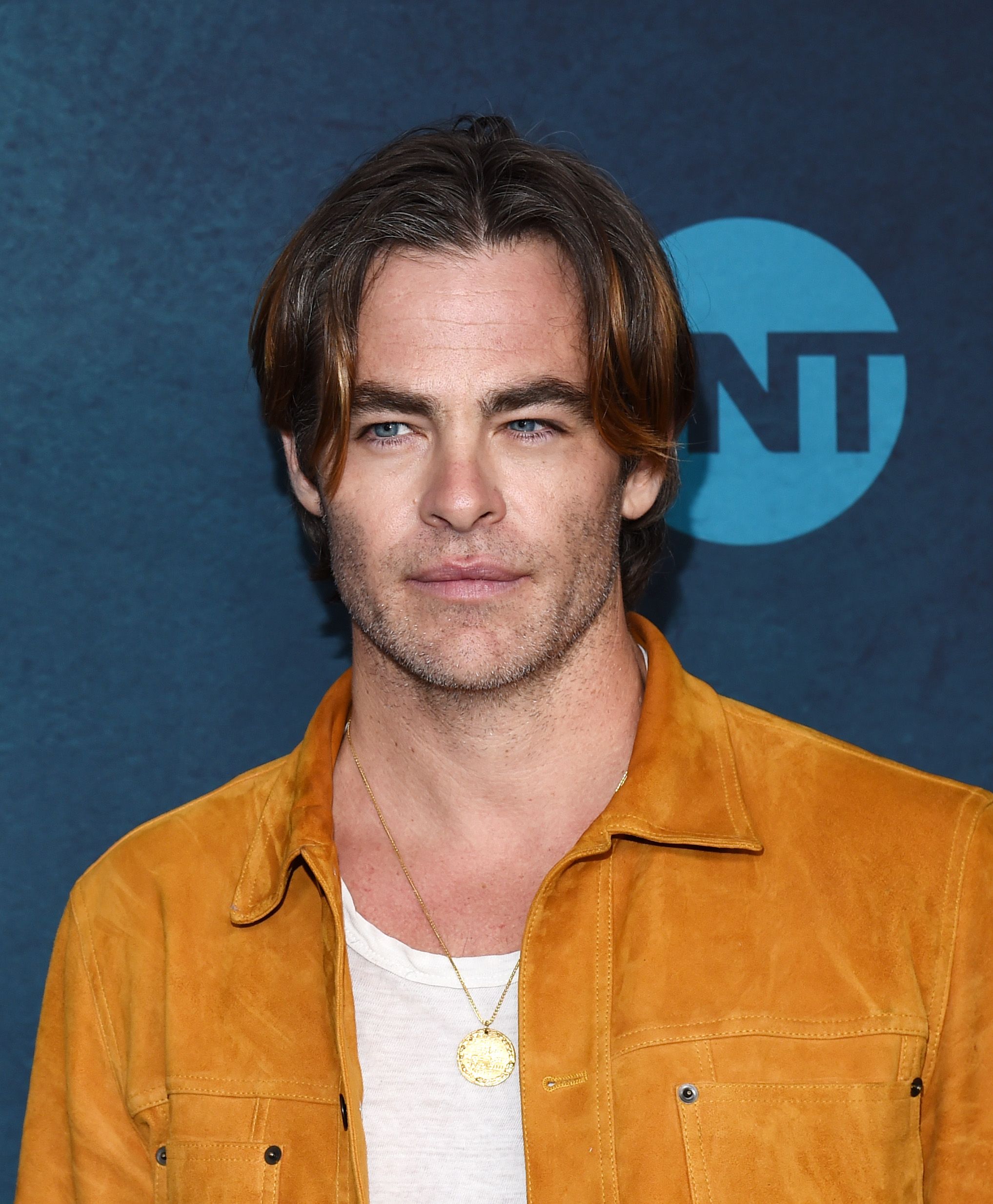 8 celebrity men with long hair you need to copy inspo gallery