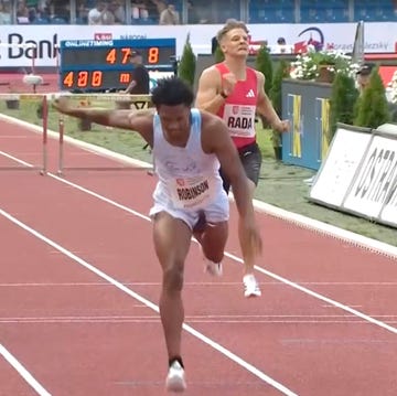 Chris Robinson gana el Mitin de Ostrava a pesar de llevar el pene por fuera chris robinson gana el mitin de ostrava a pesar de llevar el pene por fuera