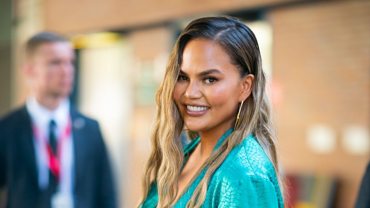 preview for Chrissy Teigen’s Most Savage Clap-Backs