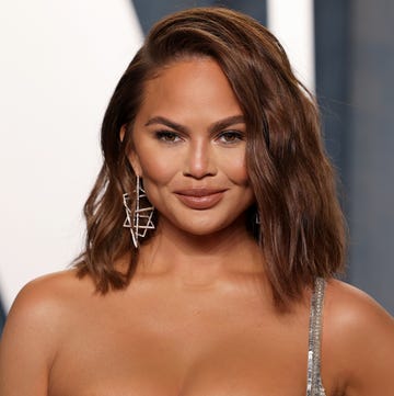 chrissy teigen buccal fat removal surgery