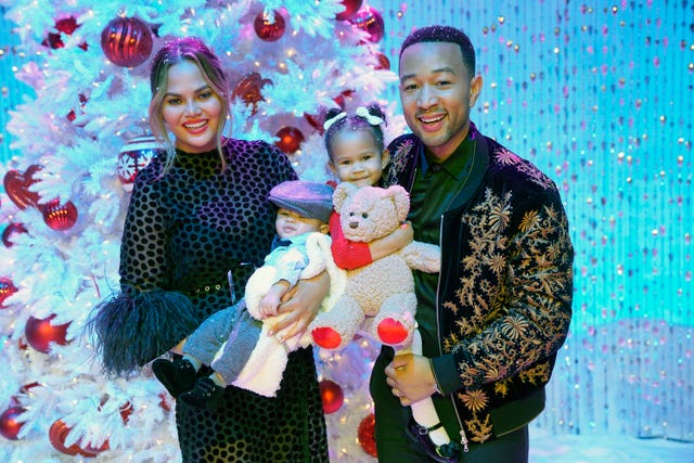 A Legendary Christmas with John & Chrissy - Season 2018