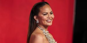 chrissy teigen at the 2024 vanity fair oscar party held at the wallis annenberg center for the performing arts on march 10, 2024 in beverly hills, california photo by christopher polkvariety via getty images