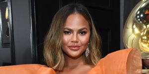 chrissy teigen is being dragged for an out of touch tweet