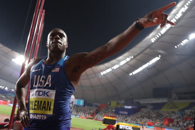 christian coleman celebra su victoria en los 100 metros lisos del mundial de atletismo de doha 2019