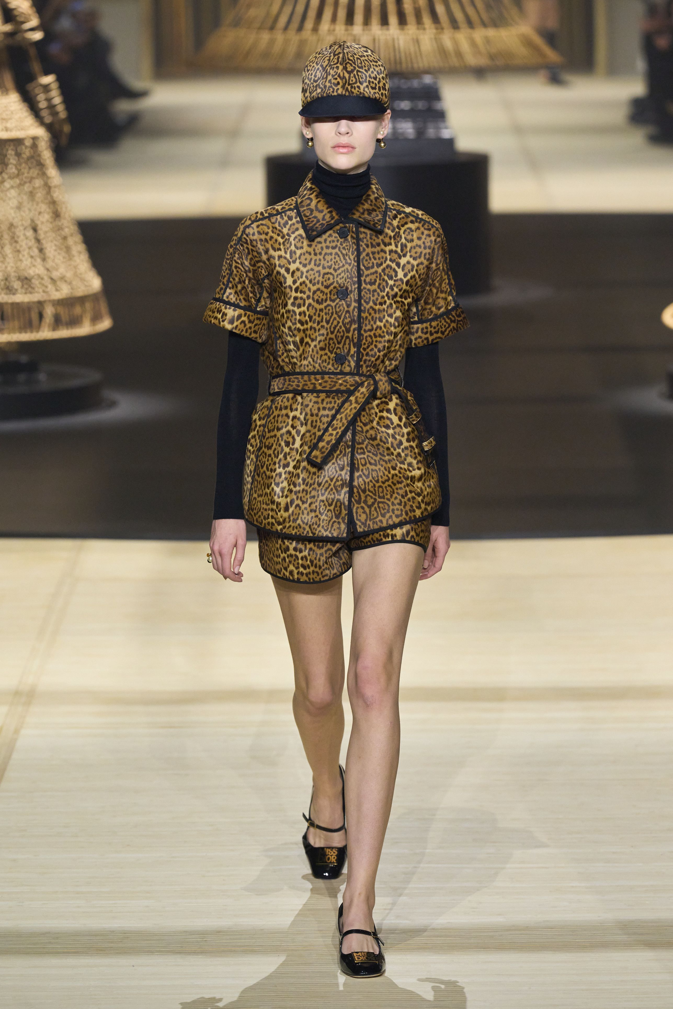 ディオール(DIOR)2024-25秋冬コレクション | ファッション ディオール(DIOR)2024-25秋冬コレクション | ファッション