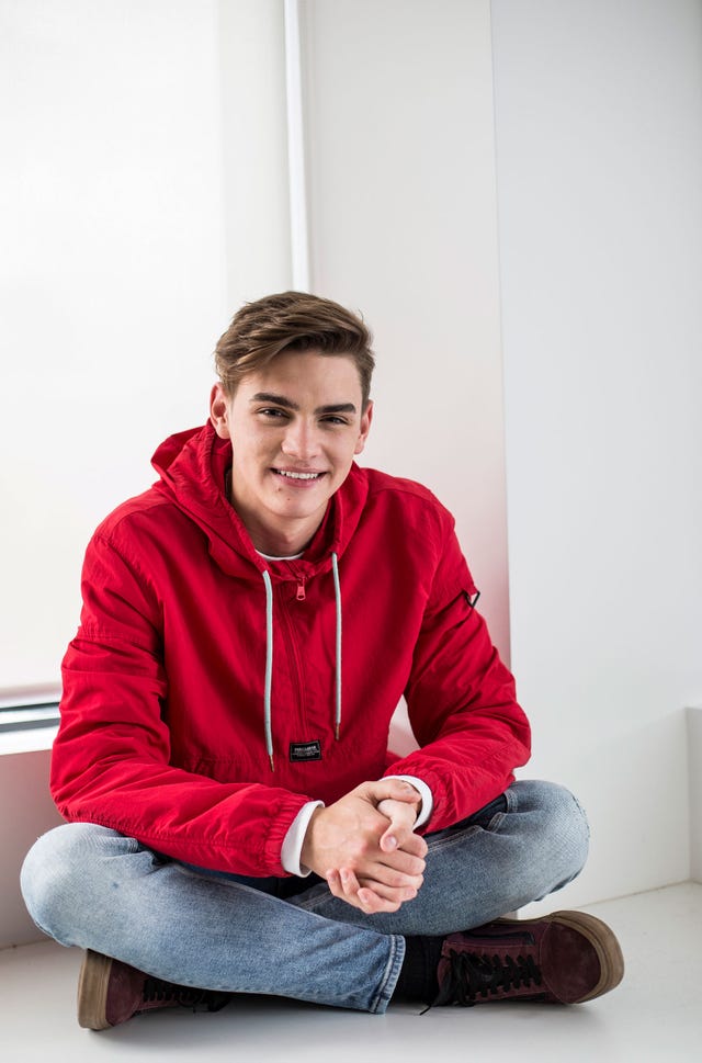 Gabriel Guevara es Cristian en Skam