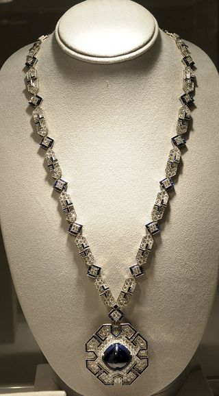 elizabeth taylor sapphire diamond necklace