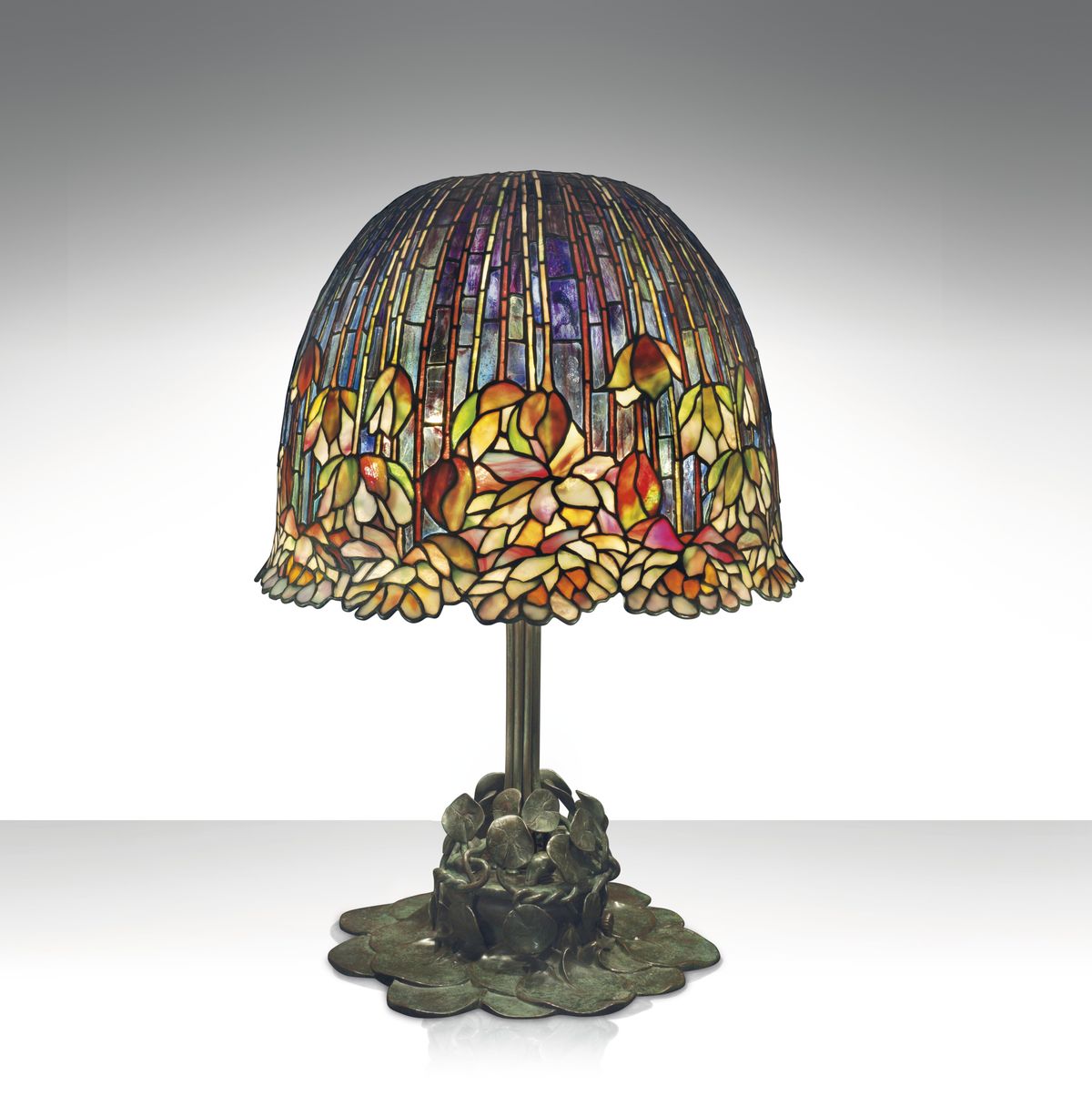 hun rivaal streepje Christie's Just Sold A Tiffany Lamp For $3.37 Million - Pond Lily Tiffany  Lamp