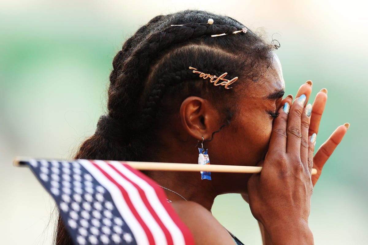 Christina Clemons - U.S. Hurdler Owns Her Unique Style