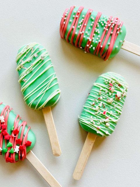 christmas cake popsicles green and red