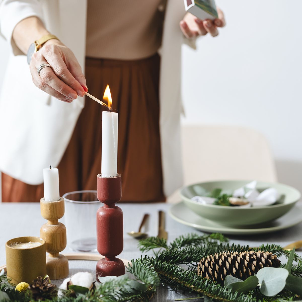 21 hosting essentials for holiday guests and entertaining