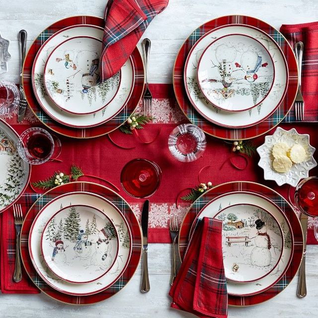 15 Best Christmas China Sets and Dinnerware 2023