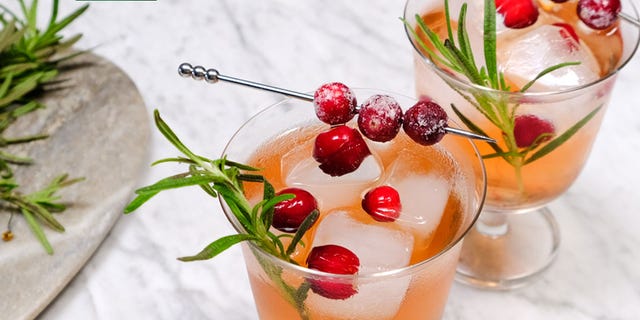 Festive Pitcher Cocktail Recipes for a Memorable Christmas Celebration!