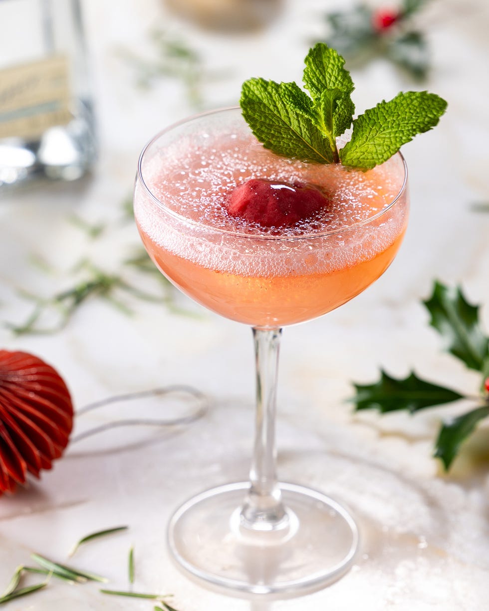 the best christmas cocktails for your repertoire this december