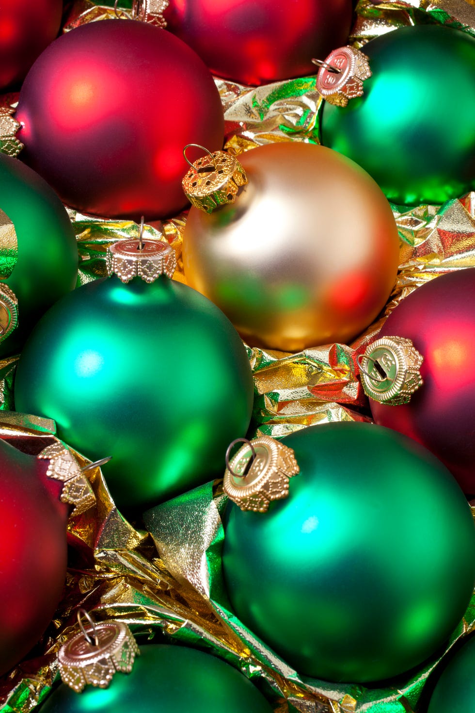 The History of Christmas Colors - What Do Christmas Colors Mean?