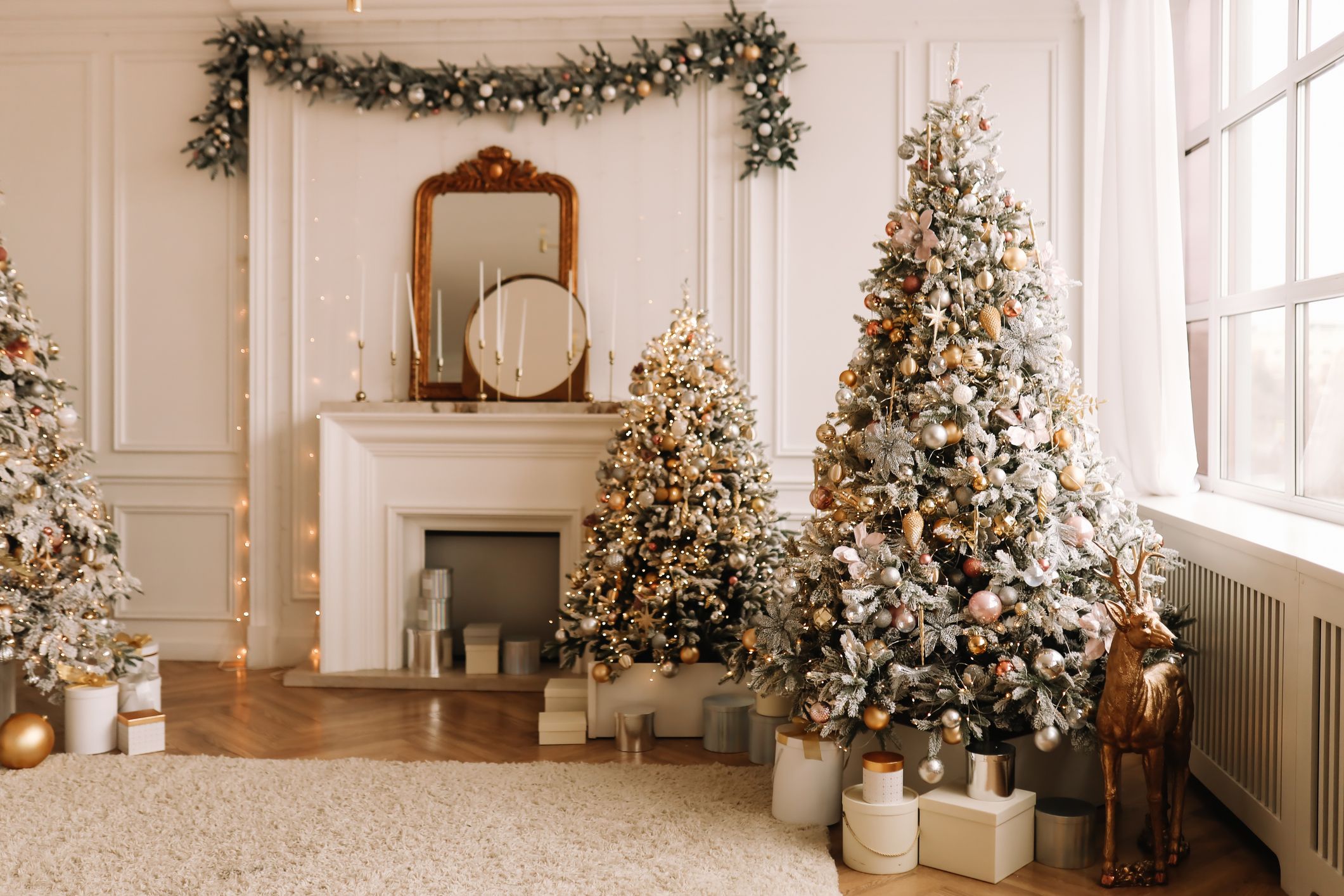 How to Flock a Christmas Tree According to Holiday Professionals