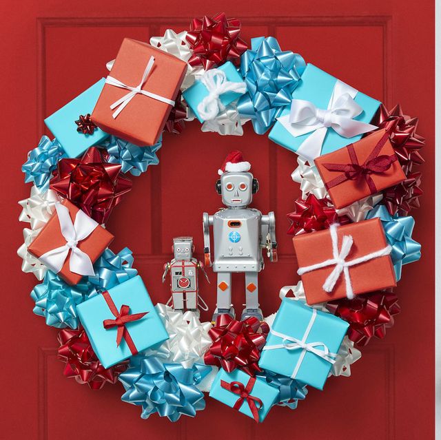 christmas crafts  gift box wreath and mason jar lid tree