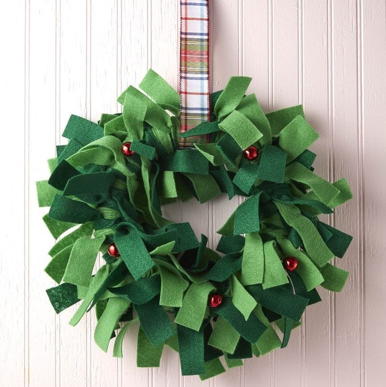 Christmas crafts for children wreath from felt