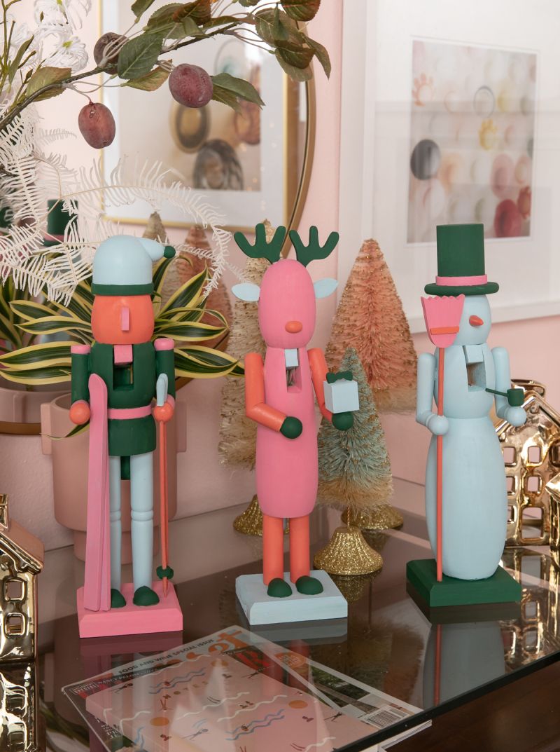 Starbucks Celebrates Christmas With A Nutcracker And Friends