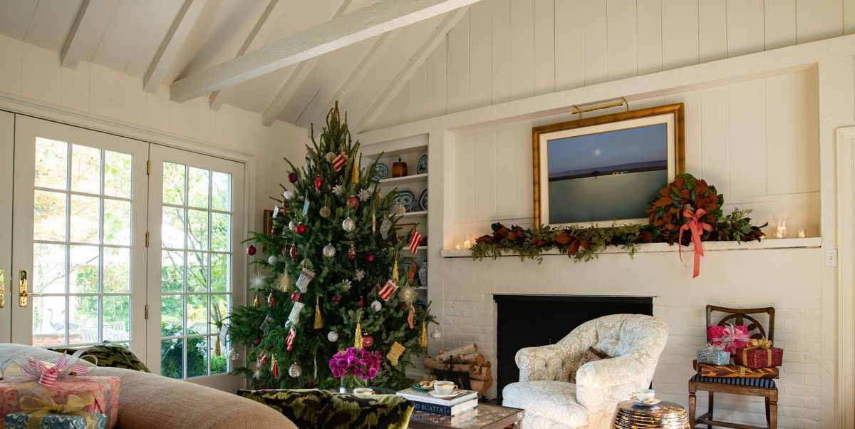 Cozy Christmas Throw Pillows for a Festive Home