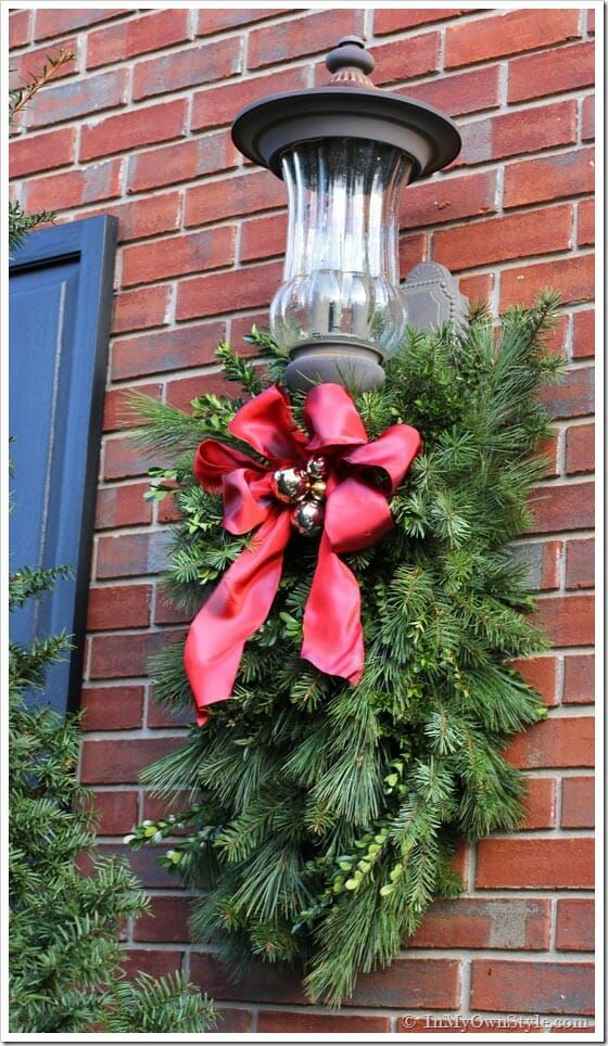 How To Hang Garland: 21 Easy Holiday Decor Hanging Hacks