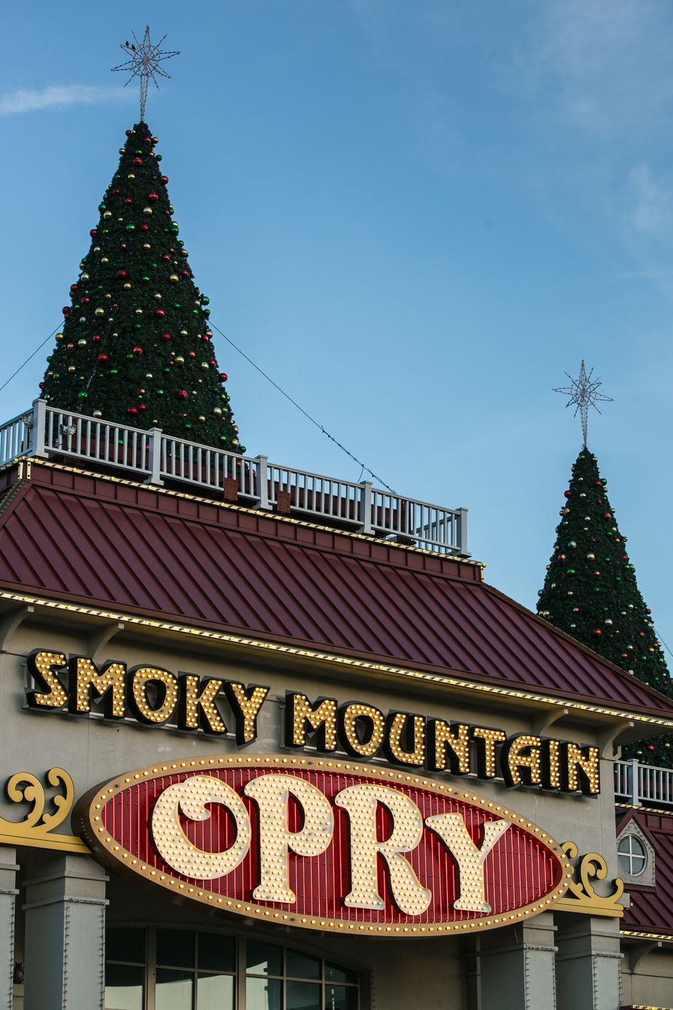 best christmas towns smoky mountains