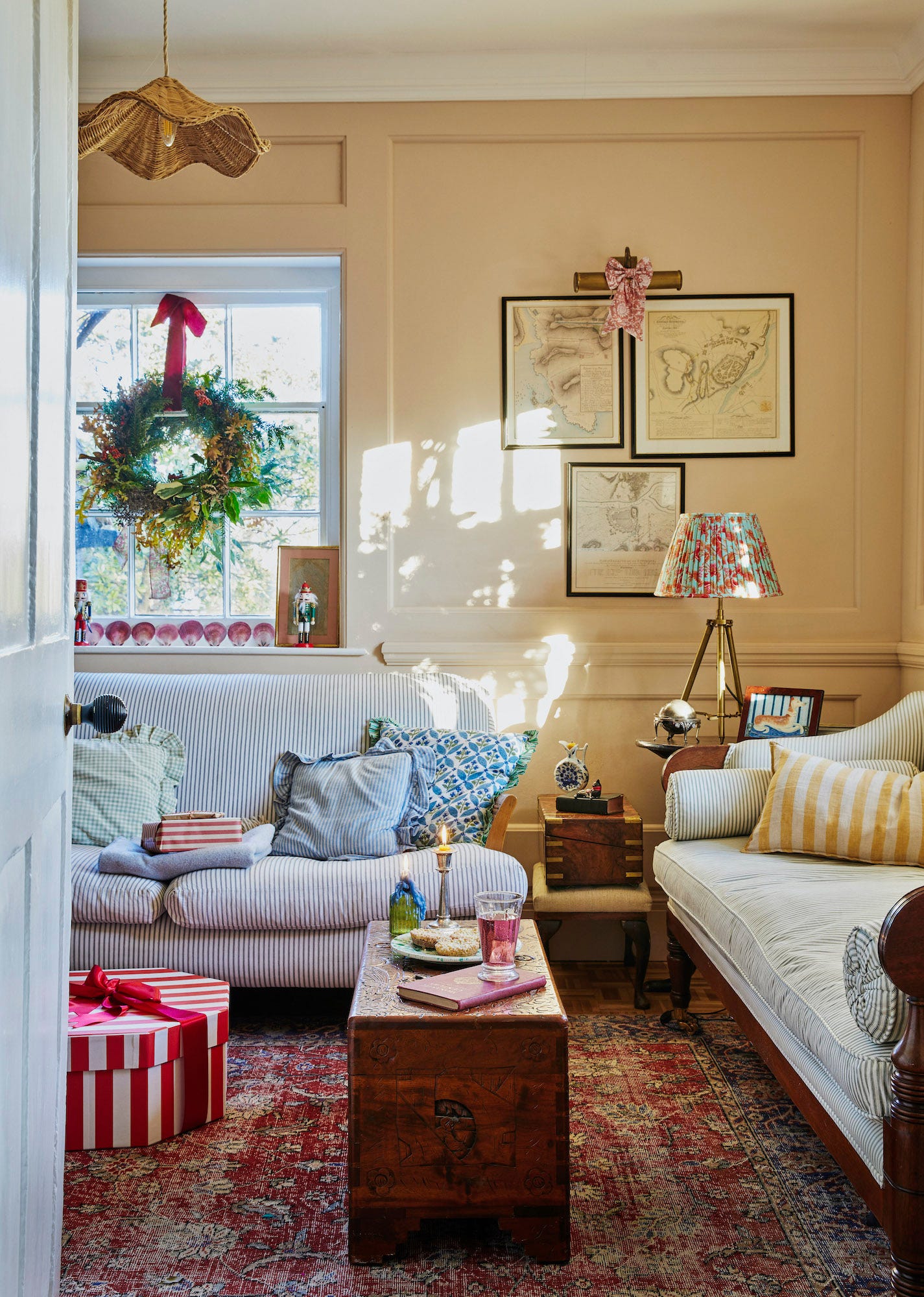 Tour This Surrey Farmhouse Filled With Christmas Inspiration