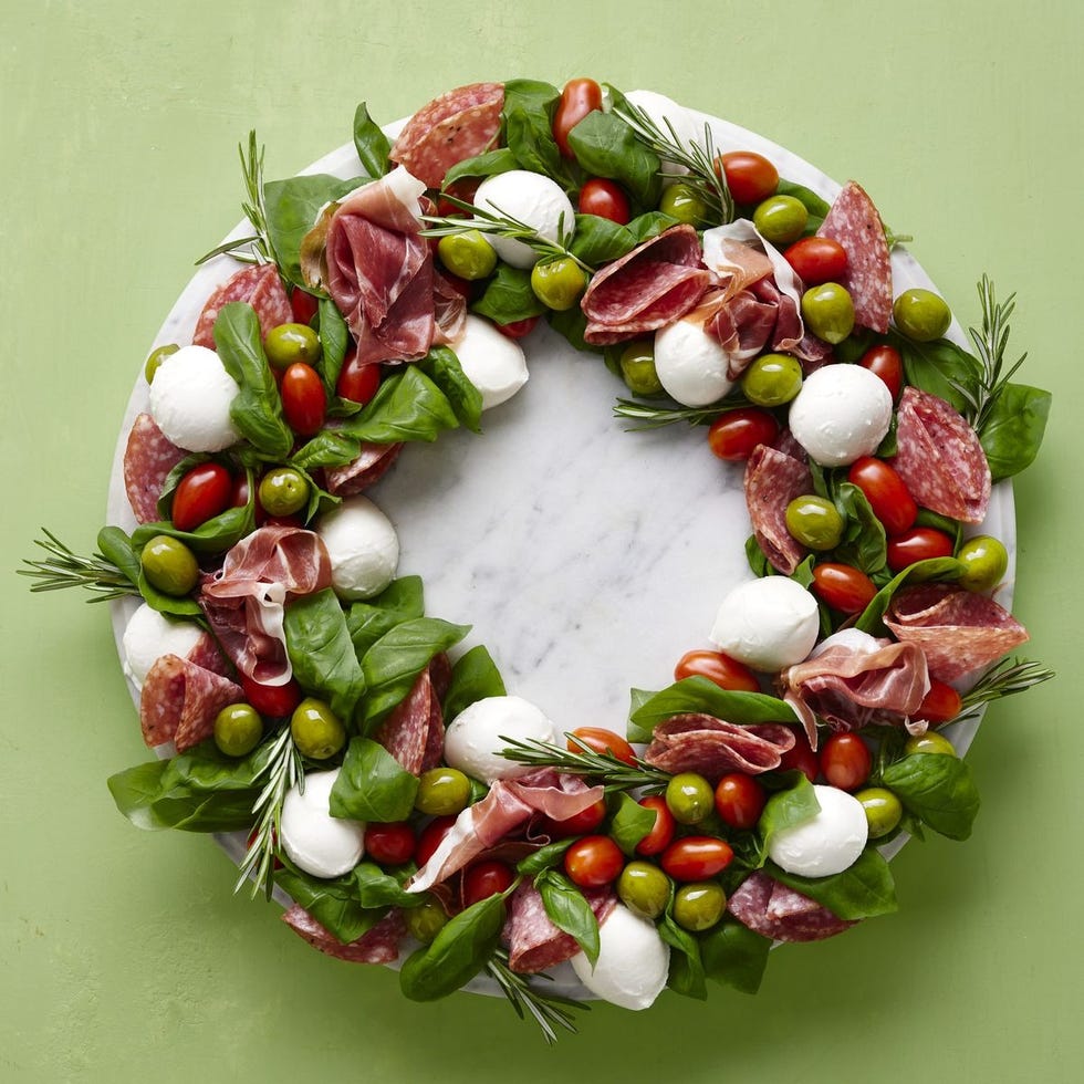 christmas charcuterie wreath