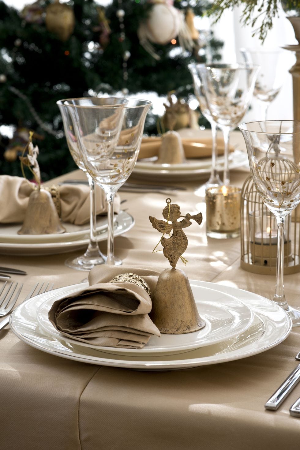 22 Best Christmas Dinner Prayers 2021 — Family Blessings for Christmas ...