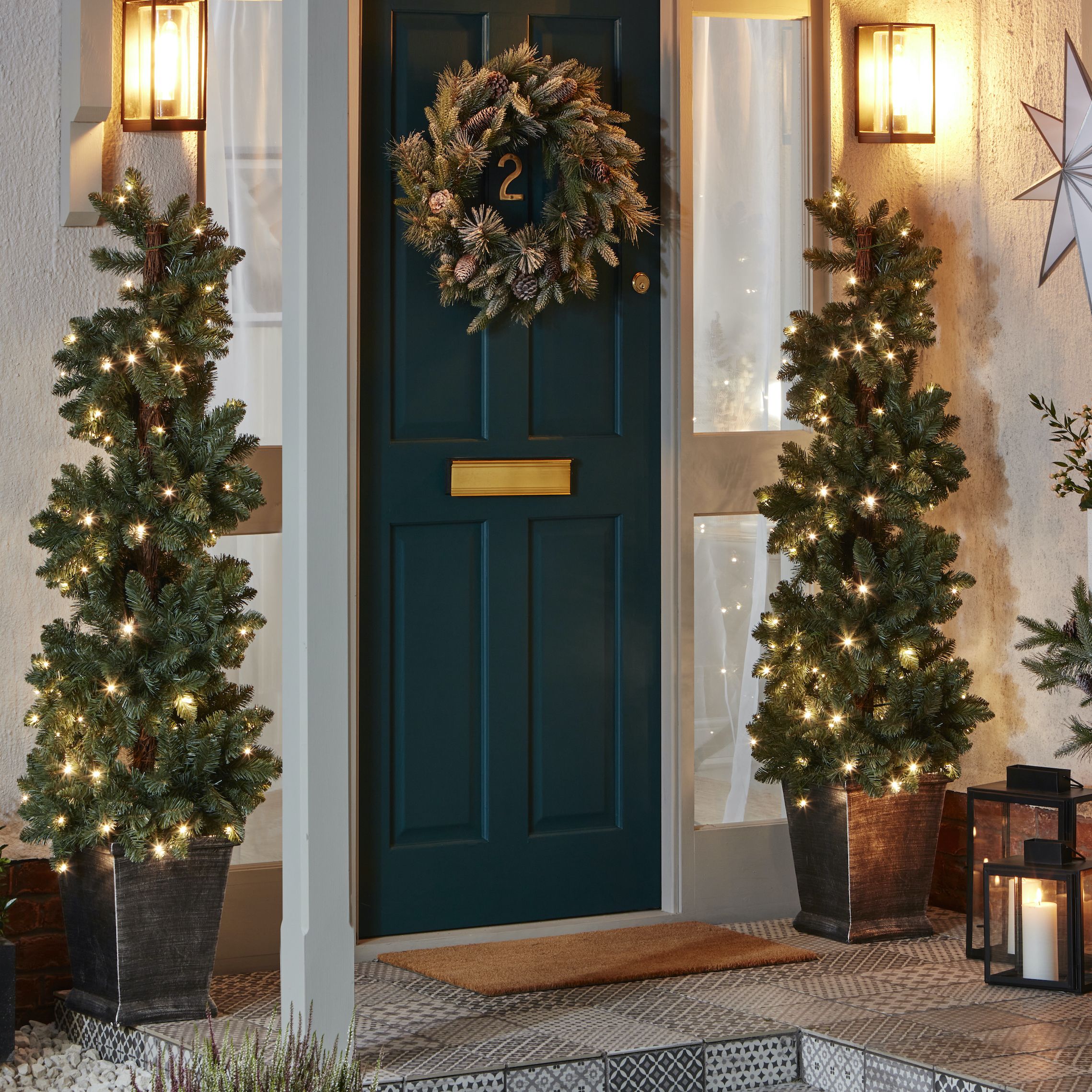 Christmas Door Decorations For Your Home - Christmas 2021