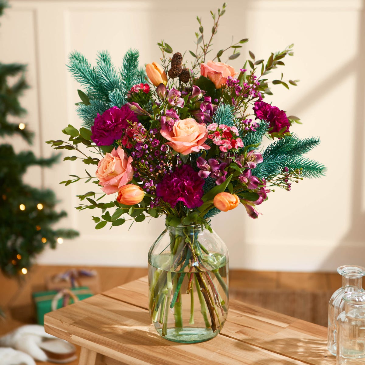 17 Christmas Flowers To Buy For 2022 Christmas Flowers Delivery