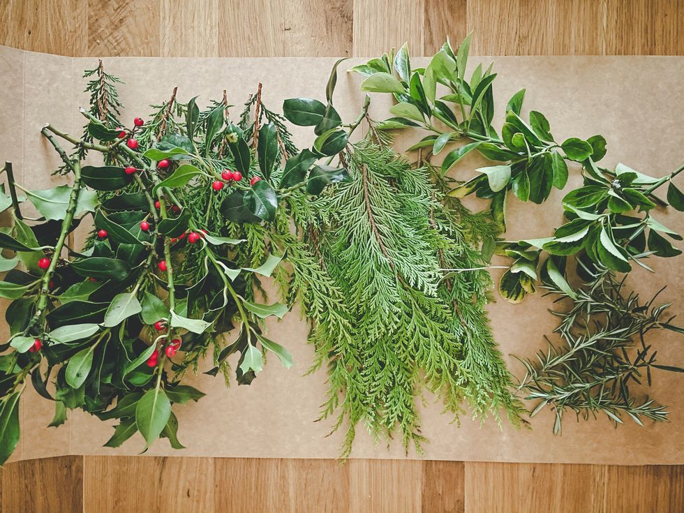 Christmas Foliage: How To Keep Wreaths & Garlands Fresh Longer