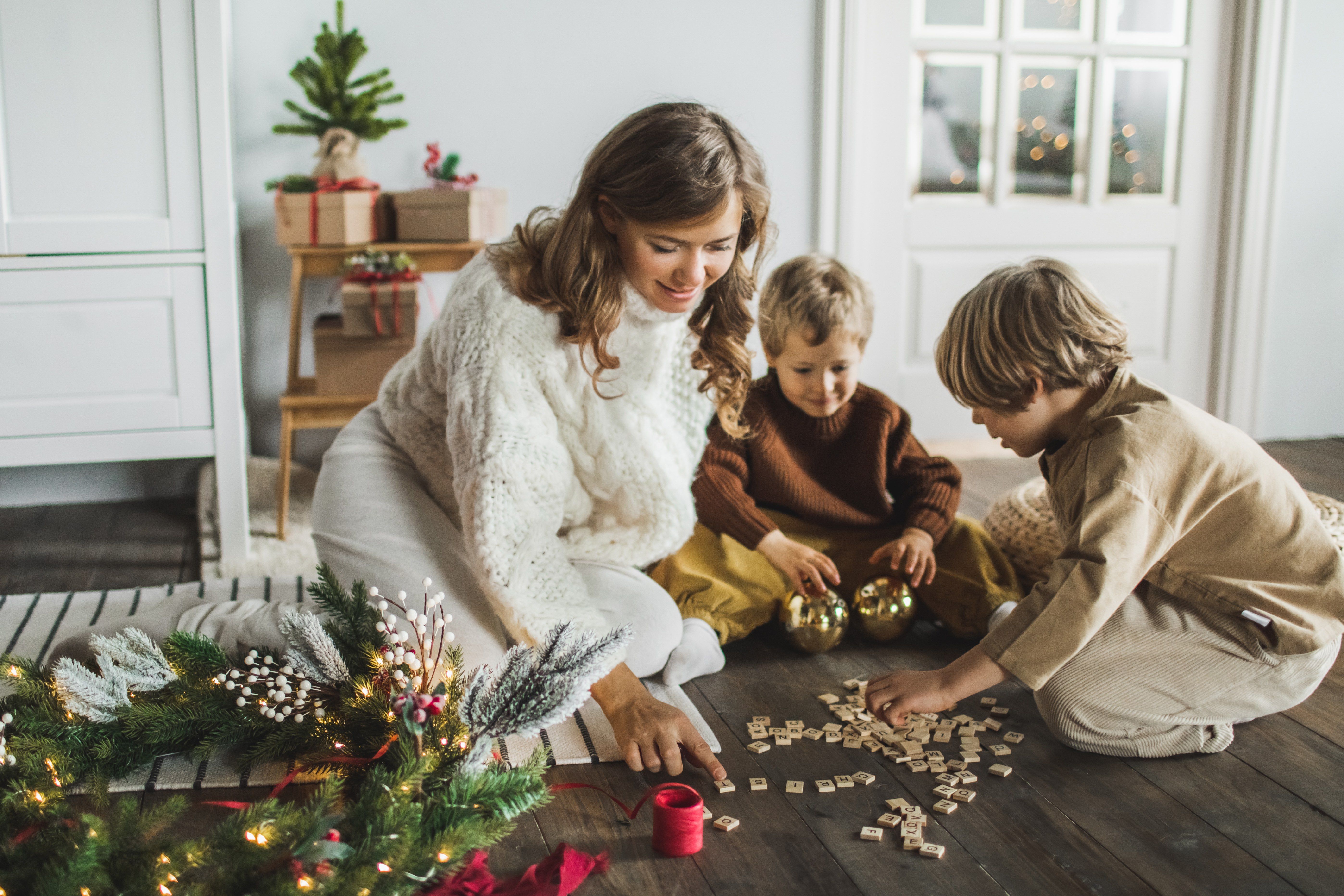 40 Fun Christmas Games for the Family to Play in 2023